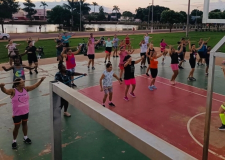 Ao ar livre: aulas gratuitas de zumba fazem sucesso em Batayporã