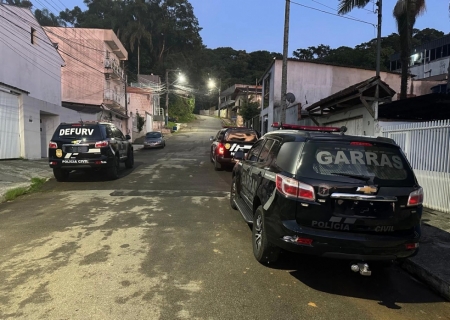 Polícia Civil deflagra operação e desmantela organização criminosa que confeccionava placas falsas para veículos em MS