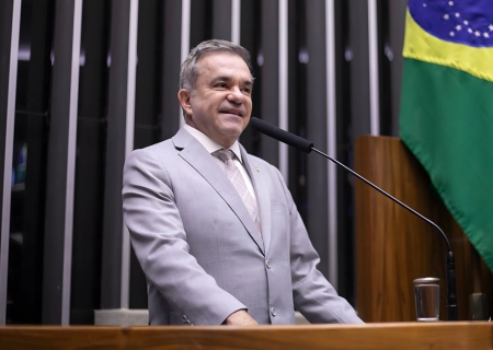 Pela 2ª vez consecutiva, Vander é o federal mais bem avaliado de MS