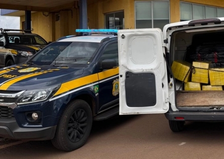 Veículo furtado é apreendido com mais de 700 kg de maconha em Caarapó