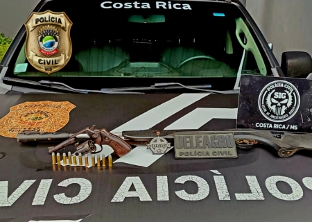 Em Costa Rica, após registro de violência doméstica, polícia cumpre mandado e apreende armas em casa alvo de denúncia