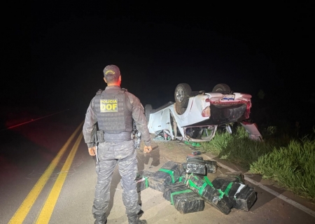 Após perseguição e capotagem, DOF apreende dois veículos furtados e 3,2 toneladas de maconha