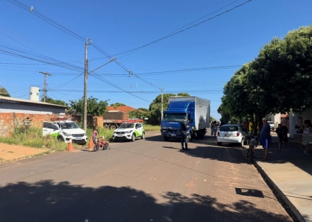 Dois ficam feridos em colisão envolvendo caminhão e carro em Nova Andradina