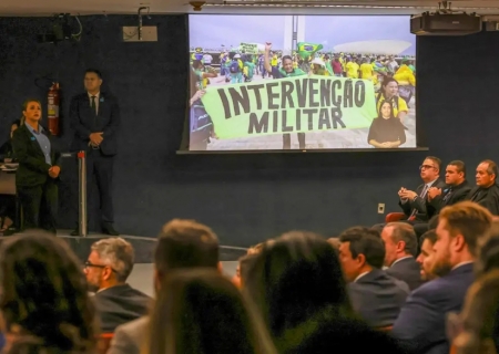 STF tem maioria para tornar Bolsonaro 1° ex-presidente réu por golpe