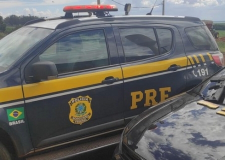 Casal é preso pela PRF com três fuzis e munições em Ponta Porã