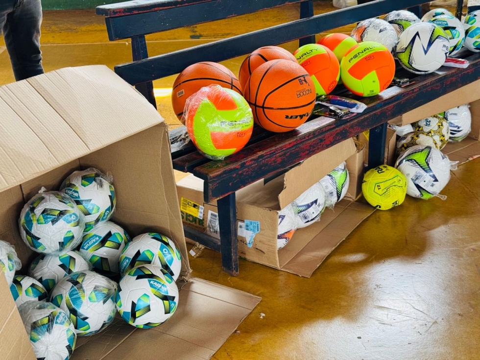Secel equipa escolinhas municipais de futebol, vôlei e projeto de ginástica rítmica