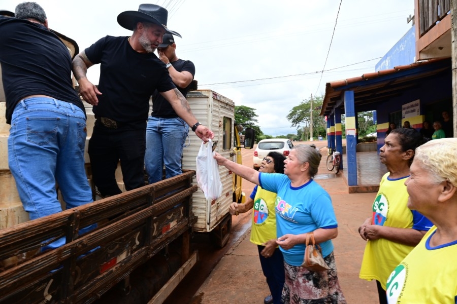 Prefeito Juliano Ferro distribui 1 ton de peixes em Ivinhema e Amandina na Semana Santa