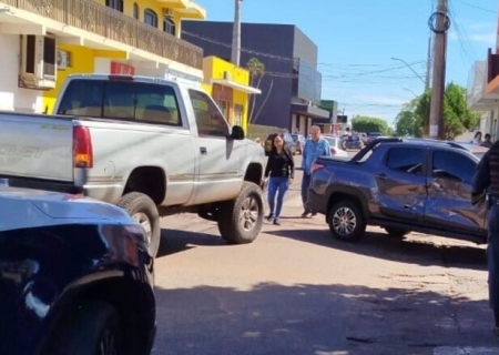 Colisão entre veículos é registrada no centro de Nova Andradina