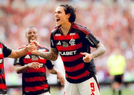 Mengão goleia Corinthians em domingo de Maracanã lotado