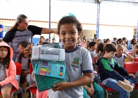 Vereadora propõe entrega antecipada de kits escolares para evitar atrasos e desperdícios
