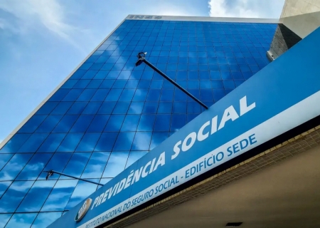 Mensagens falsas prometem ressarcimento de descontos a aposentados