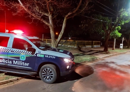 Condutor foge e abandona carro após atropelar homem no Argemiro Ortega