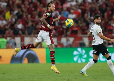 Mirando a liderança do Brasileiro, Flamengo enfrenta Corinthians
