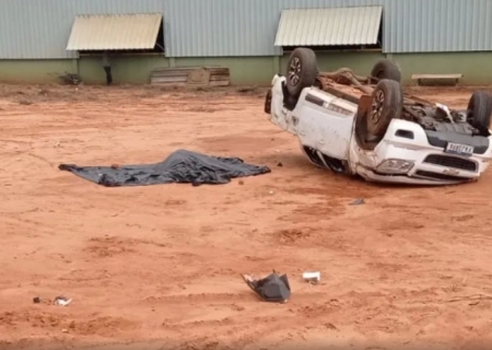 Motorista é arremessado de caminhonete e morre durante capotagem em Brasilândia