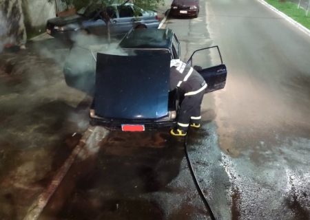 Princípio de incêndio em veículo mobiliza Corpo de Bombeiros Militar em Ivinhema