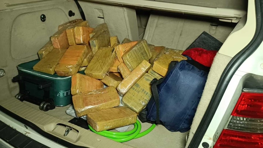 Homem é preso com veículo carregado com mais de 50 kg de cocaína em Dourados