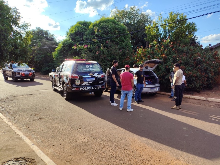 Quatro estrangeiros são presos com US$ 14 mil em cédulas falsas em Deodápolis