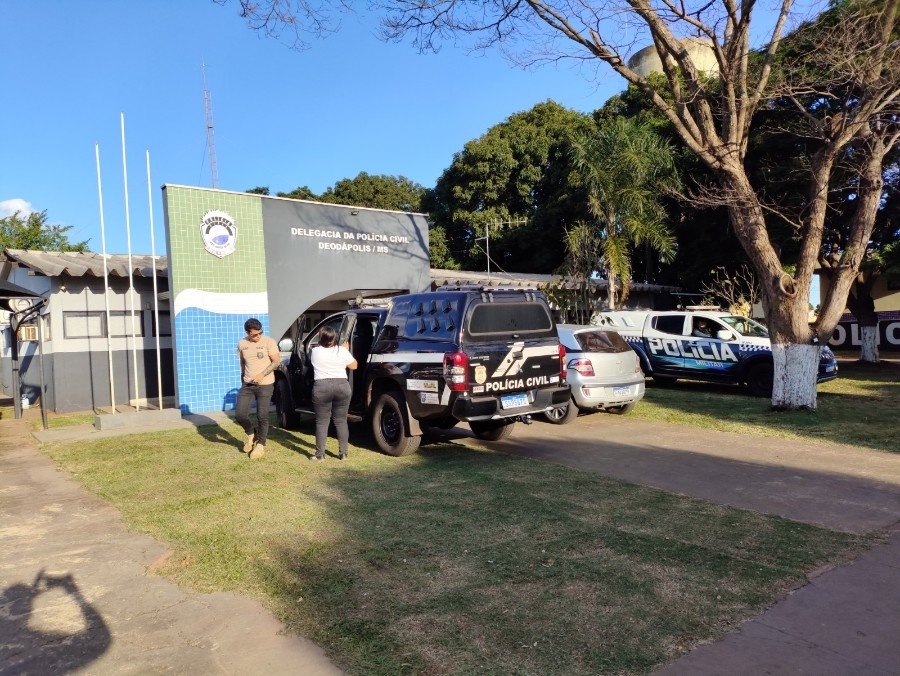 Quatro estrangeiros são presos com US$ 14 mil em cédulas falsas em Deodápolis