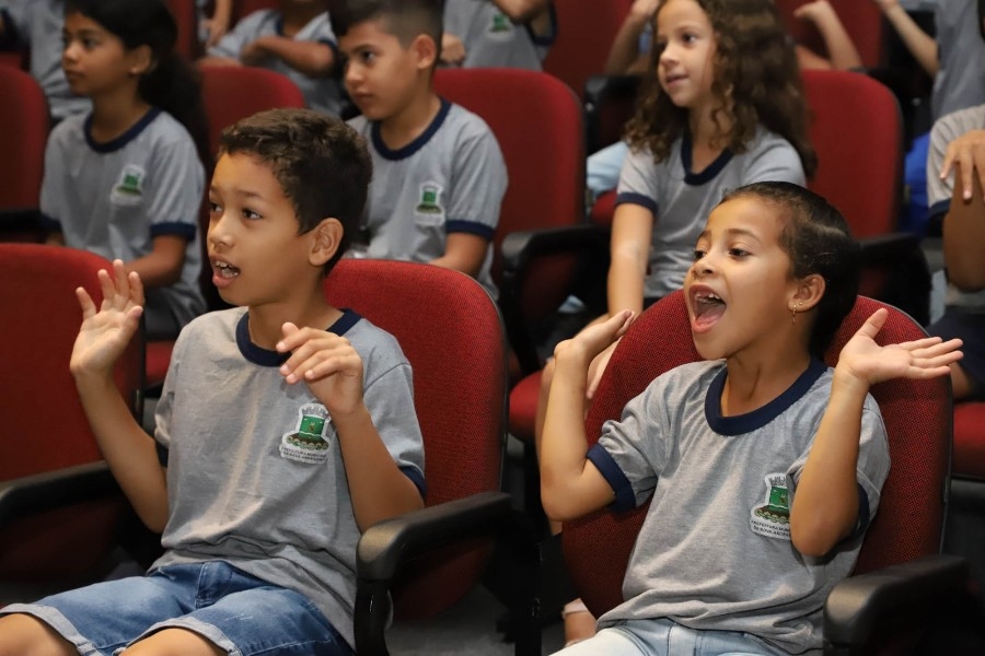 “Cultura de Mão em Mão” encanta milhares de crianças em Nova Andradina