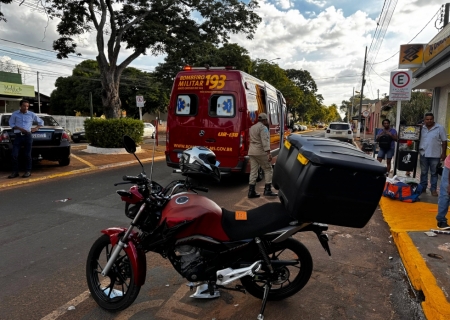 Motociclista colide na traseira de caminhonete e fica ferido em Batayporã