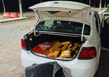 Polícia intercepta carro com 176 kg de drogas na BR-267 em Bataguassu