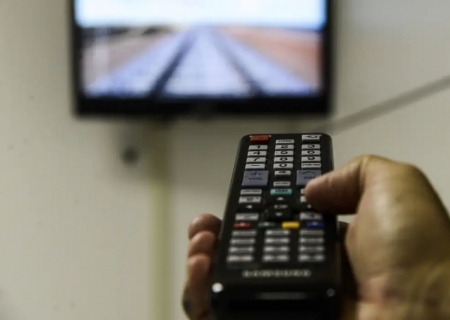 Anatel e Ancine fazem acordo para combater pirataria de fimes e séries