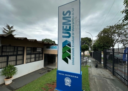 UEMS abre seleção para professores temporários com salários de até R$ 10 mil