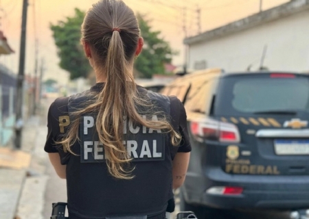 Ação policial prende homem por armazenamento de pornografia infantil em Corumbá