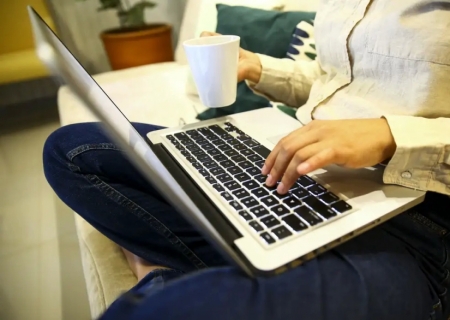 Golpes no Dia das Mães: veja como se proteger nas compras online