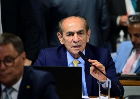 Comissão do Senado aprova PEC que propõe fim da reeleição a cargos do Executivo