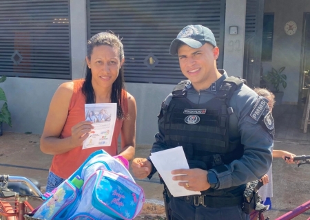 Maio Amarelo: blitz em área escolar de Batayporã busca conscientizar condutores e ciclistas