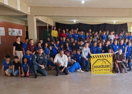 Em ação do Maio Amarelo, Detran-MS semeia consciência com arte nas escolas de Anaurilândia