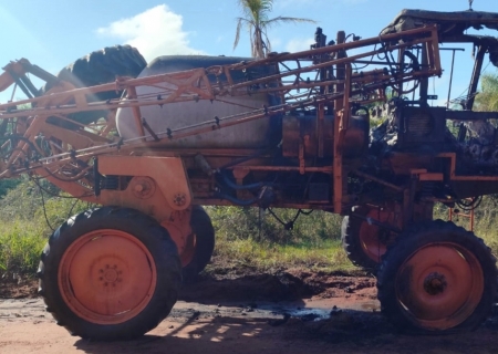Incêndio em Pulverizador Agrícola mobiliza Corpo de Bombeiros Militar em Ivinhema