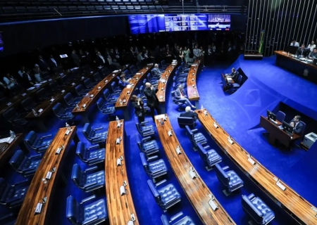Senado segue Câmara e também derruba decreto do IOF