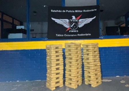 TOR prende homem com fardos de maconha em carro na cidade de Amambai