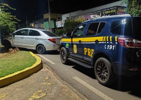 PRF recupera veículo furtado após perseguição e prende dois suspeitos em Água Clara
