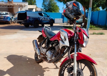 Condutor embriagado tenta fugir de abordagem policial e sofre queda de moto em Nova Alvorada do Sul