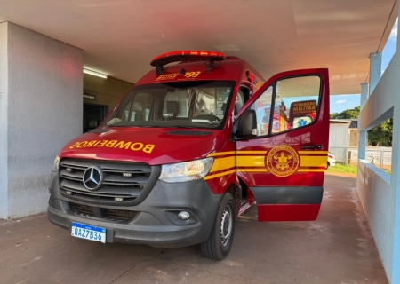 Em Nova Andradina, acidente em cruzamento deixa motociclista ferida e condutor da outra moto fugiu