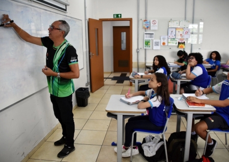 Edital abre inscrições para profissionais em programa de mentoria para alunos da educação básica