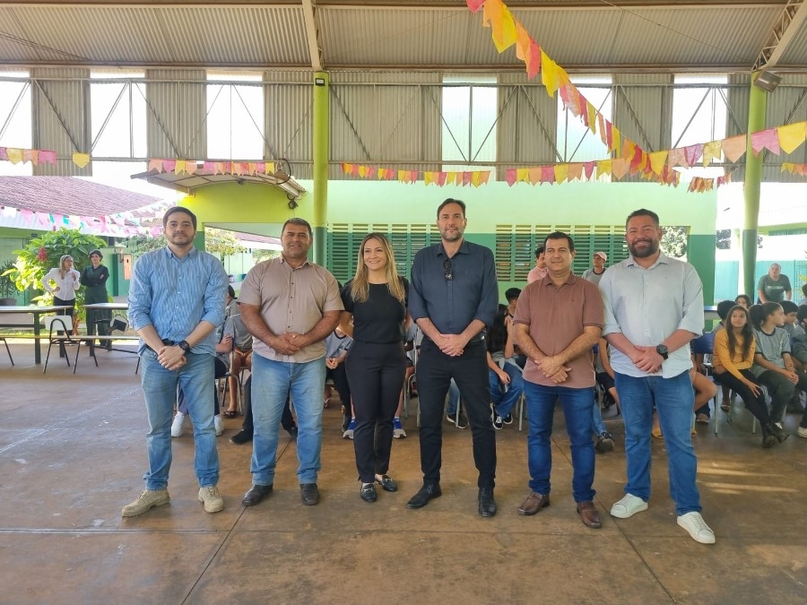 Escola Municipal Luís Cláudio Josué - Extensão recebe palestra essencial sobre segurança digital