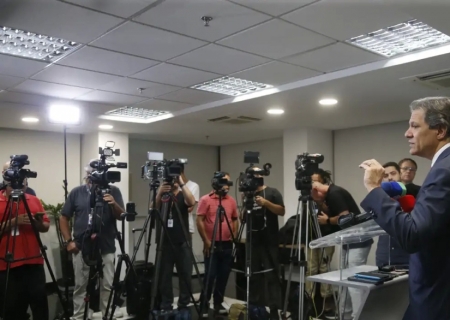 Tesouro dos EUA procura Haddad para agendar reunião sobre tarifaço
