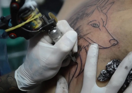 Conselho Federal de Medicina proíbe anestesia para a realização de tatuagens