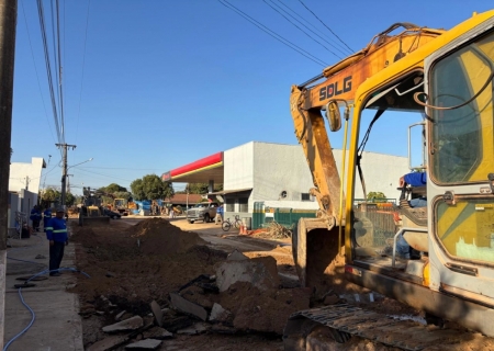 Drenagem se aproxima da Lagoa do Sapo e já está a cerca de 300 metros do ponto de conexão final
