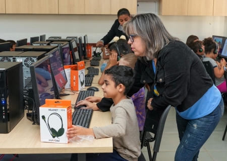 Inauguração de Sala de Tecnologia impulsiona ensino digital na Escola Municipal Professora Maria Imaculada Fernandes