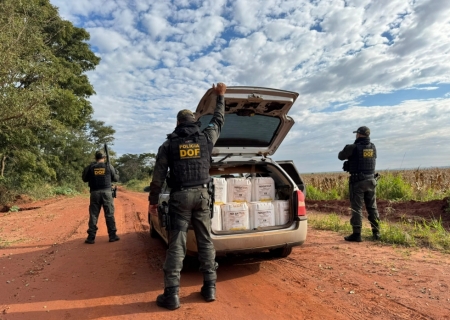Contrabandista abandona carga de agrotóxicos avaliada em mais de R$ 800 mil ao fugir do DOF em Caarapó