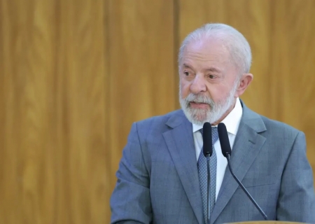 Lula veta aumento de número de deputados na Câmara