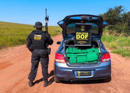 DOF recupera carro furtado com quase 400 kg de drogas em MS