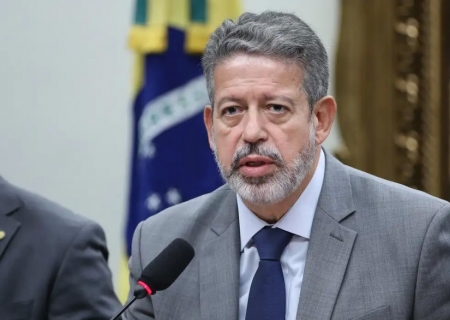 Lira amplia teto de desconto do Imposto de Renda para quem recebe até R$ 7.350