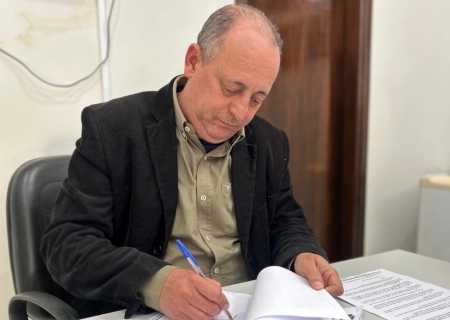 Prefeito Clóvis do Banco concede aumento e amplia vale-alimentação para servidores municipais