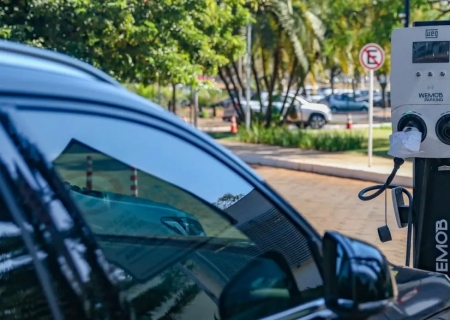 Montadoras apoiam decisão que limita importação de carros elétricos